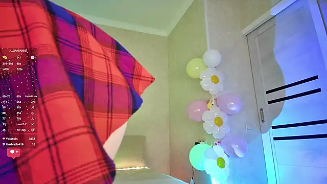 Roseaa Adlı Modelin Canlı XXX Sohbeti