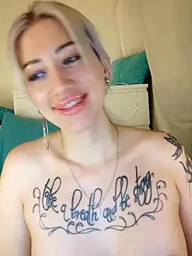 Gina-Lumara Webcam Show