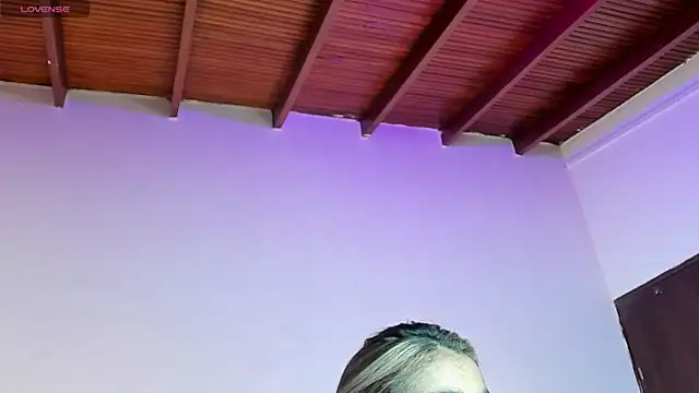 ZarahFoxx's Live XXX Chat