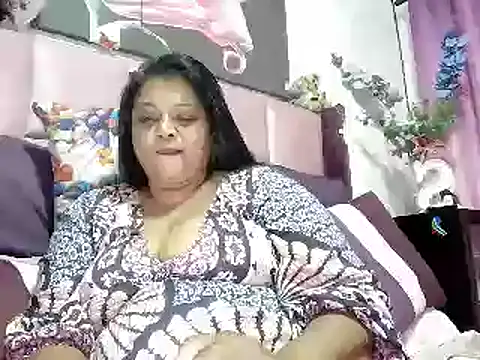 IndianDelia's Live XXX Chat