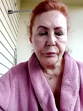 צ'אט XXX בשידור חי של Hottie-Mom