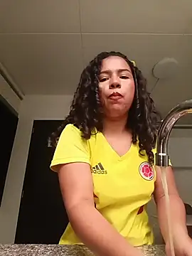 TamaraaHoney Adlı Modelin Canlı XXX Sohbeti