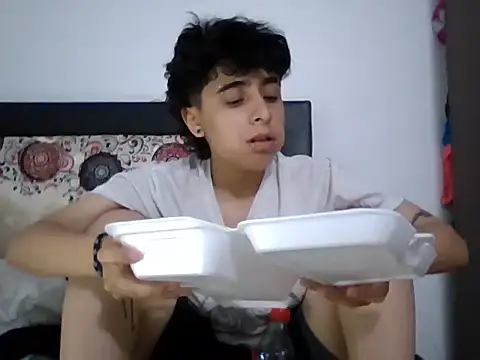 LatinHeatX22 Show in webcam