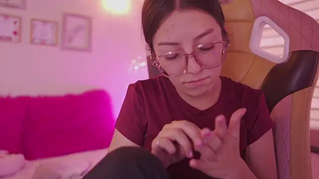 milly_kenner Live XXX-Chat