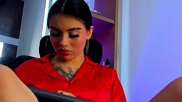 isabella_hv Adlı Modelin Canlı XXX Sohbeti