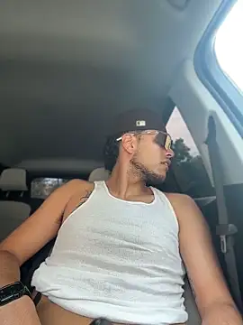 StrokingDaddy4's Live XXX Chat