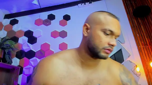 CharlieGrifinX webcam show