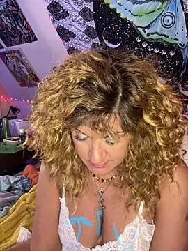 SuzyCatzz Adlı Modelin Canlı XXX Sohbeti