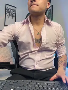Dereck_Klain's Live XXX Chat