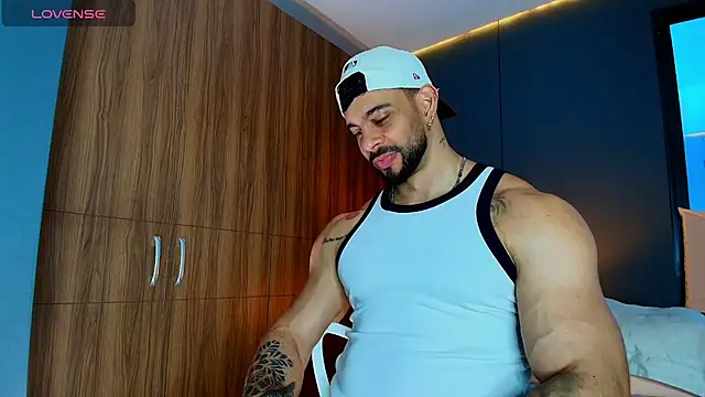 massimo_visconti – Naživo XXX chat