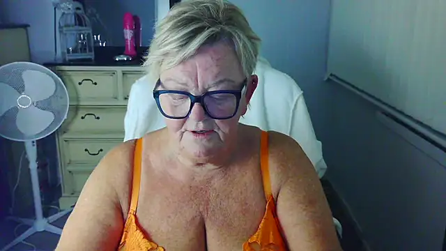 XXX chat uživo modela BridgetBlueEyes