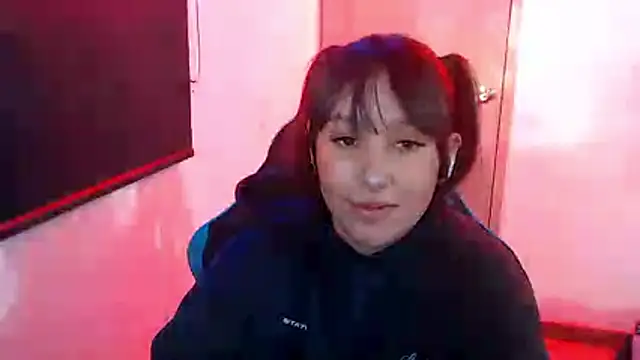 Skarlet_Adams28 现场聊天室