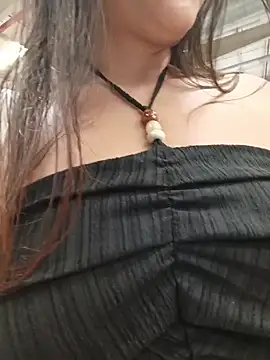Julieth_hot-69's Live Chat Room