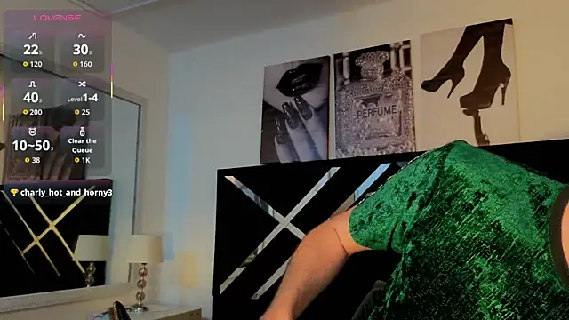 Un_Sluttyy – Kamerová šou