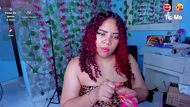 Chat +18 de AngelaCoffee ao vivo
