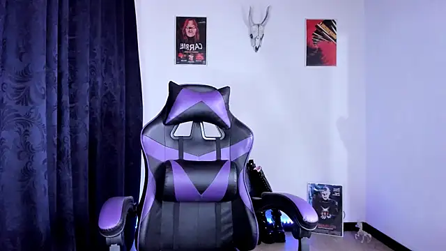 emilydolll666's Live XXX Chat