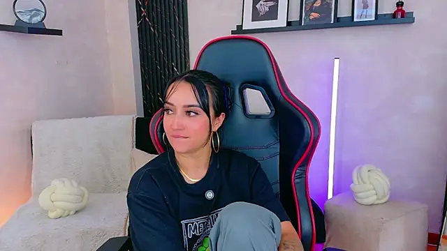 XXX chat uživo modela EmmyEvans1