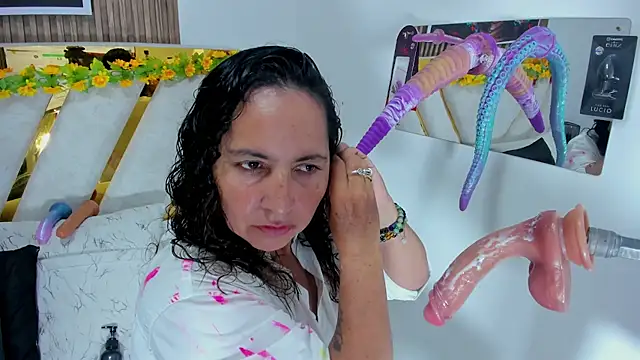 Luna_Naughty1's Live XXX Chat