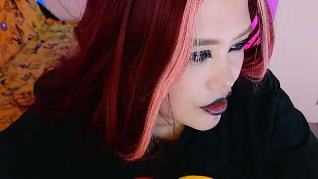 XXX chat uživo modela wickedxqueen