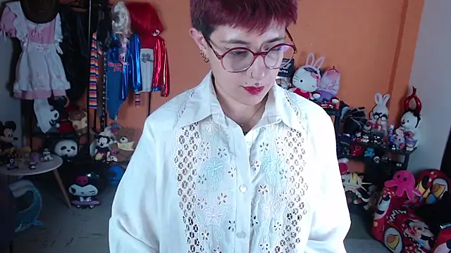Chat +18 de MissMiia2 ao vivo