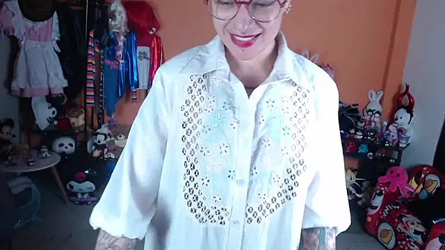 Онлайн чат XXX MissMiia2