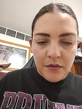 Онлайн чат XXX Mia_Hampton