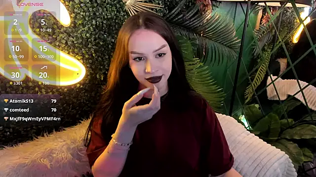 SatiraLuxn Live XXX chat