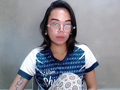 Urbabydollxxx 在線直播表演