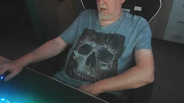 Teddybaer372 webkamerás műsora