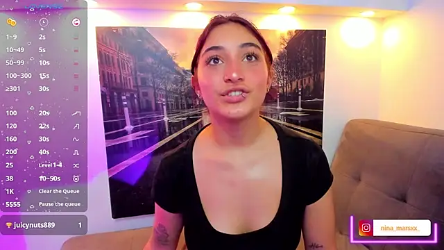 Nina-Mars Chat XXX in diretta