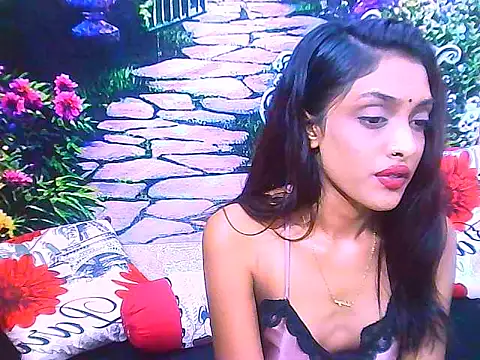 IndianPretty14u2Luv Adlı Modelin Canlı XXX Sohbeti