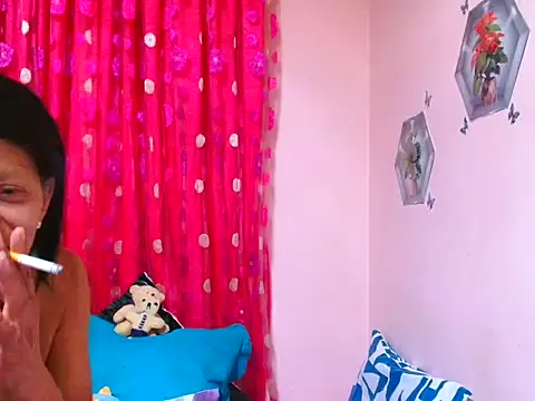 sluttyrox Adlı Modelin Web Kamerası Şovu