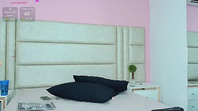 Pertunjukan Kamera Web Liia_Collins