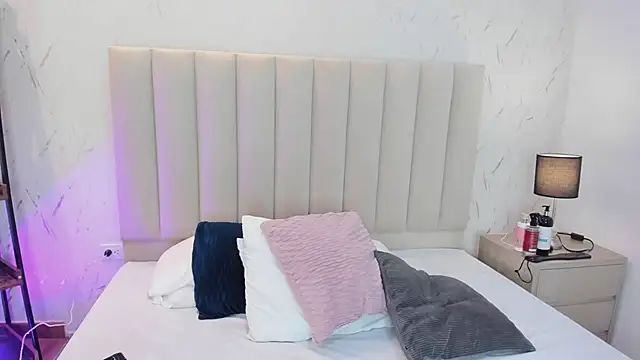 Chatroom XXX en direct de ViolettaRousee_