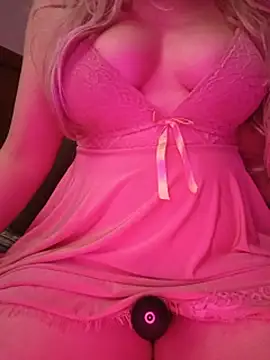 Quenn_Chiraz_Squirt élő XXX-chatje