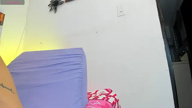 MiaEvans0 Live XXX-chat