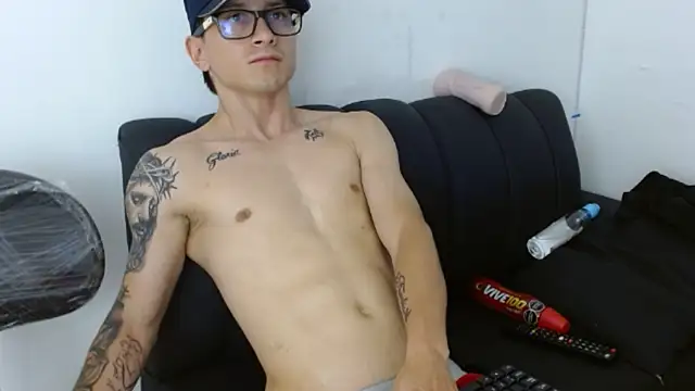 Zeusdark19 live XXX chat