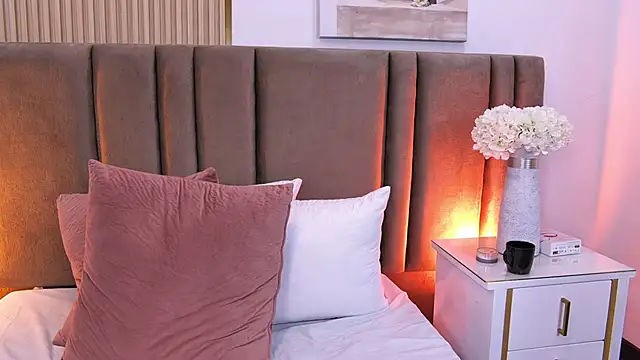 Show modela SaraLugo na web-kameri