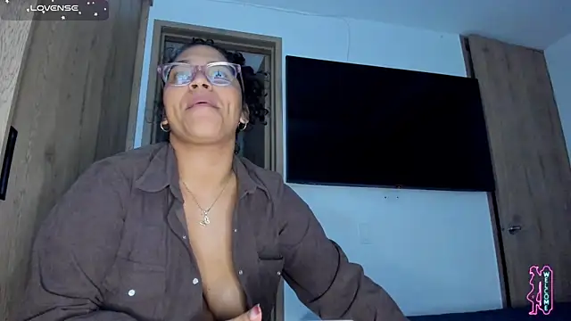 Chat +18 de iriss_25 ao vivo
