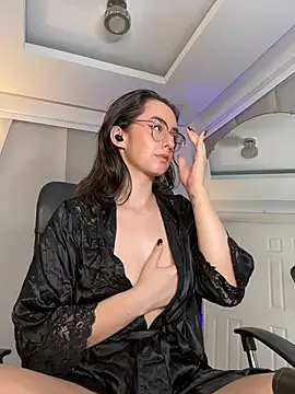 XXX chat uživo modela nicollett