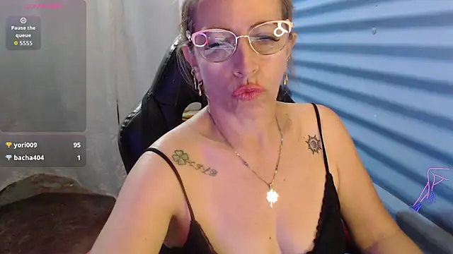 Chayla_Ruiz 现场XXX聊天