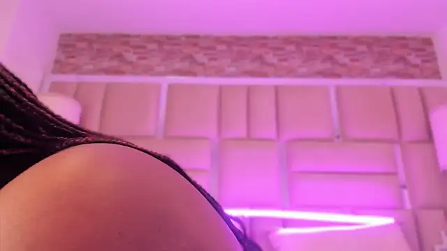 Chat XXX ao vivo de ShaniaBrownn