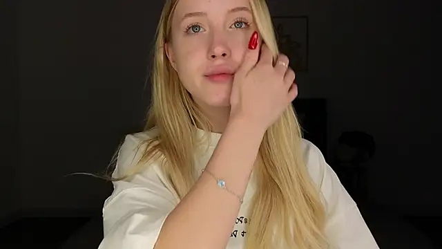 adele_armass Show in webcam