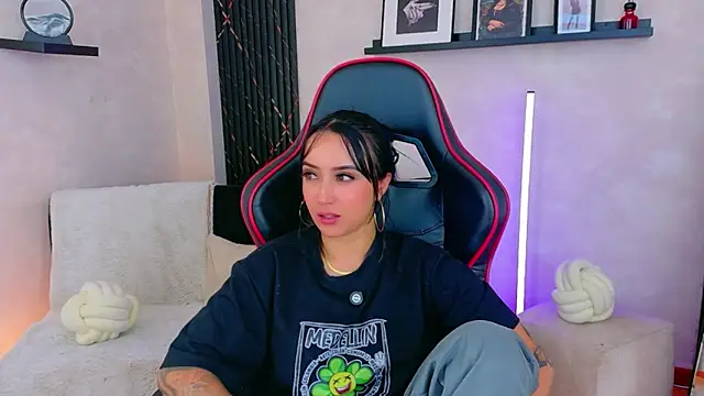 EmmyEvans1 Chat XXX live