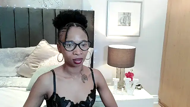 Miss-Erotic-Narcotic Show in webcam