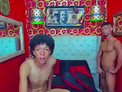 Chat +18 de PEINBOYS ao vivo