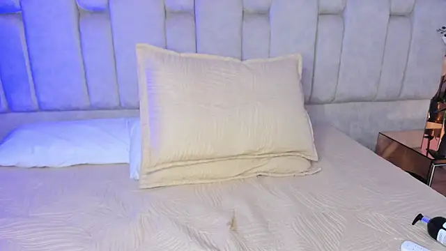 XXX chat uživo modela EmmaBeel