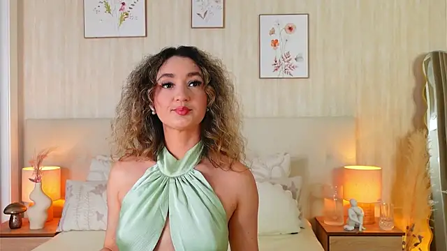 ZamphyraNightt live XXX chat