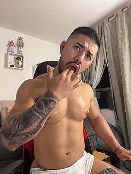Ezzio_Scolaro 网络视讯表演