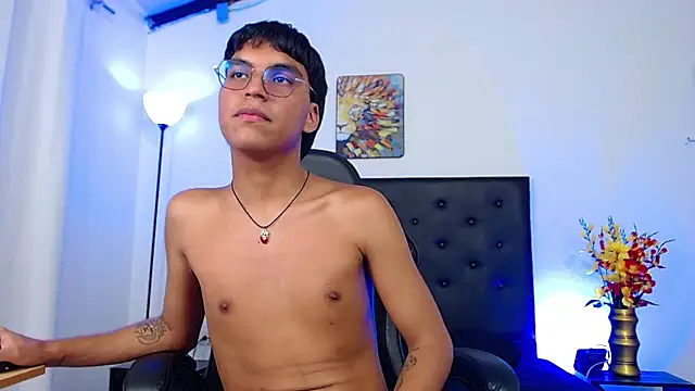 Maecum18 live XXX chat